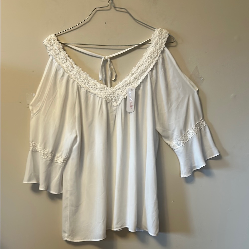 CharmingCharlie size M polyester lace trimmed top open shoulder bell sleeves NWT
